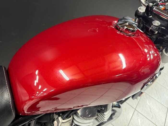 2021 Royal Enfield INTERCEPTOR 650 CLASSIC Red