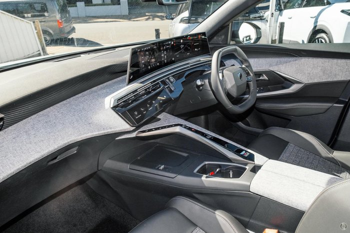 2025 Peugeot 3008 Allure Hybrid P64 MY25 Okenite White