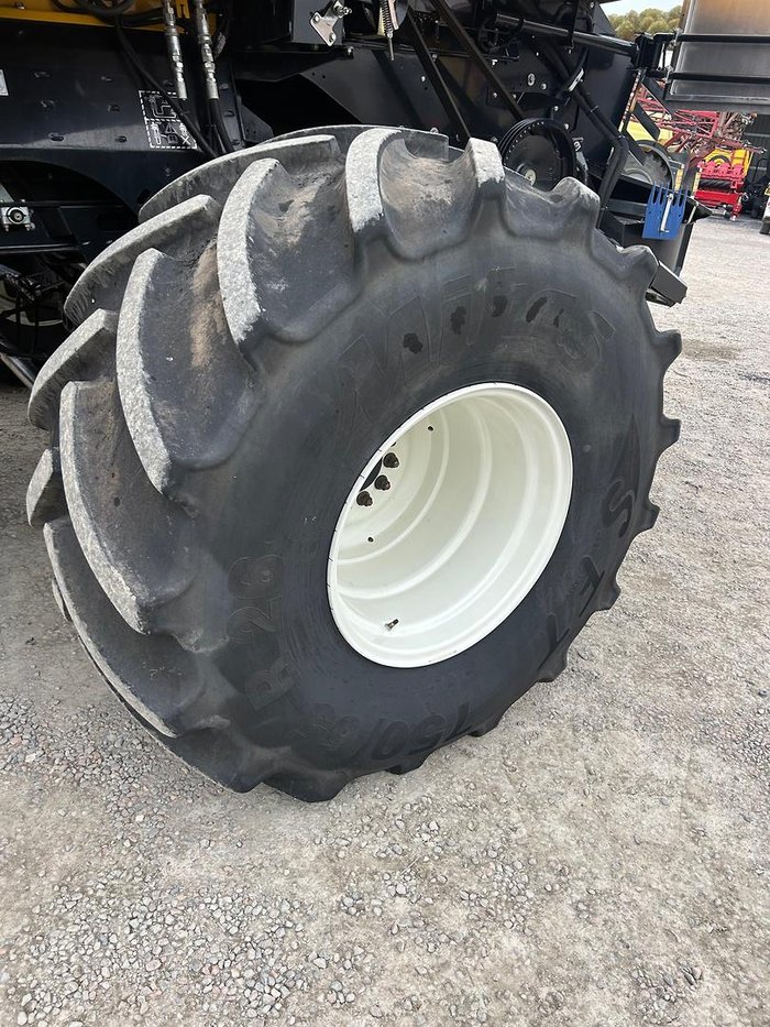 2022 New Holland Cr9.90