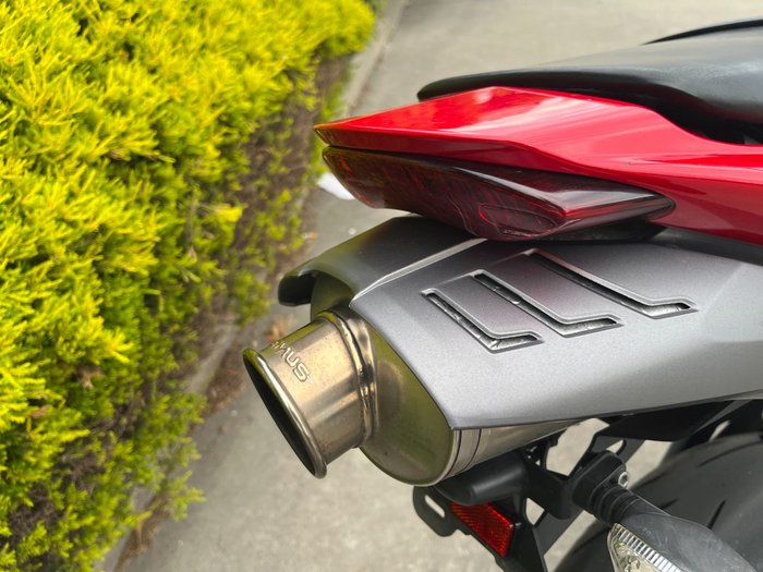 2011 Triumph DAYTONA 675 Red