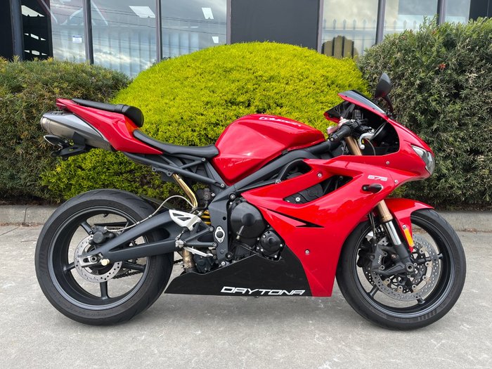 2011 Triumph DAYTONA 675 Red