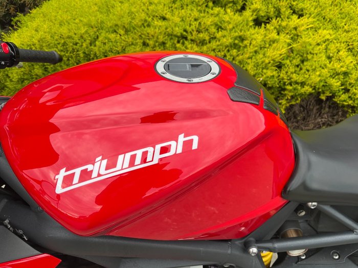 2011 Triumph DAYTONA 675 Red