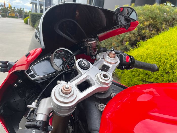 2011 Triumph DAYTONA 675 Red