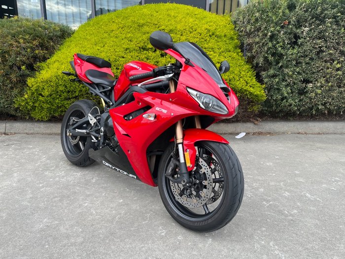 2011 Triumph DAYTONA 675 Red