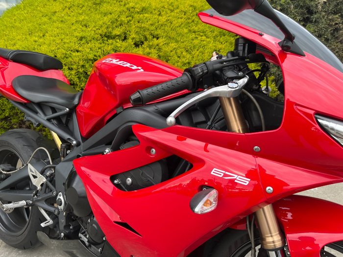 2011 Triumph DAYTONA 675 Red