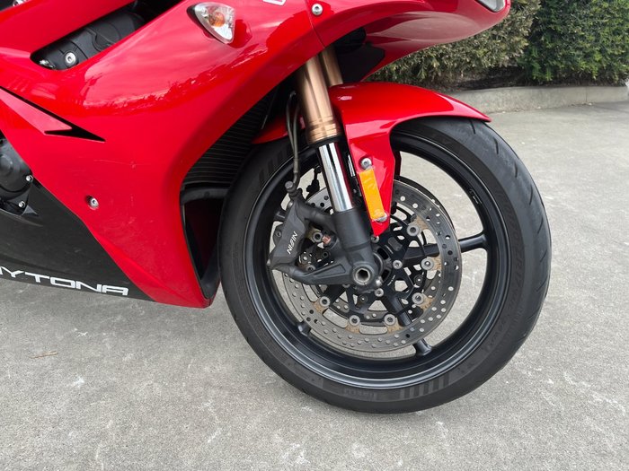 2011 Triumph DAYTONA 675 Red