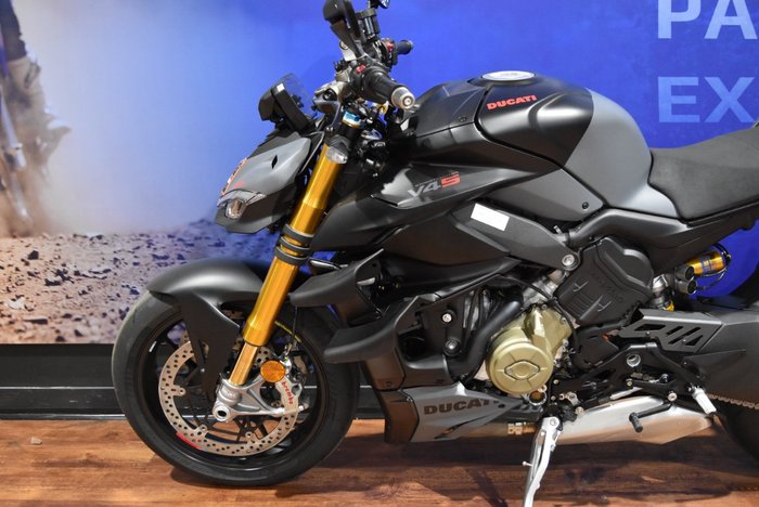 2025 Ducati STREETFIGHTER V4 S Black