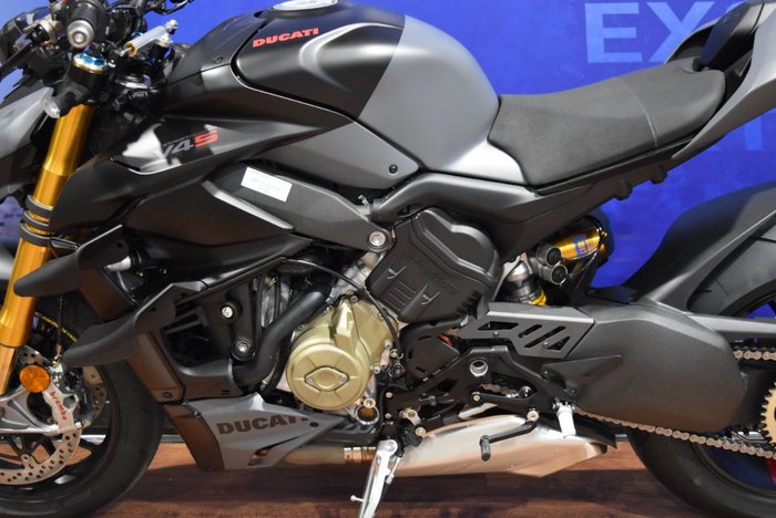 2025 Ducati STREETFIGHTER V4 S Black