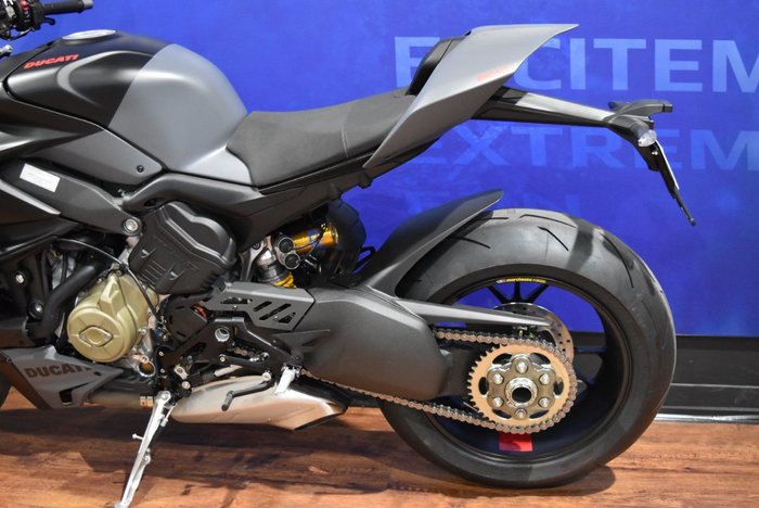 2025 Ducati STREETFIGHTER V4 S Black