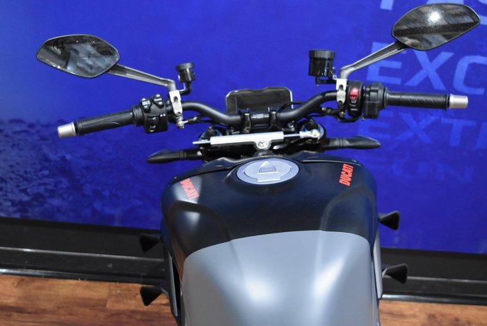 2025 Ducati STREETFIGHTER V4 S Black