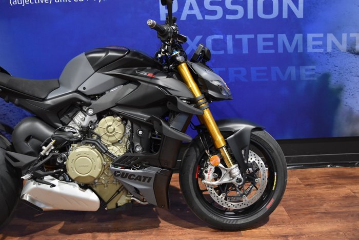 2025 Ducati STREETFIGHTER V4 S Black