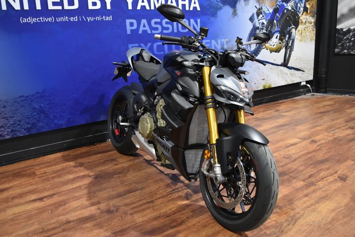 2025 Ducati STREETFIGHTER V4 S Black