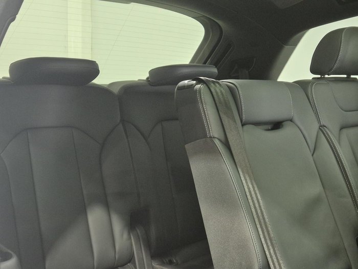 2023 Audi Q7 55 TFSI S line