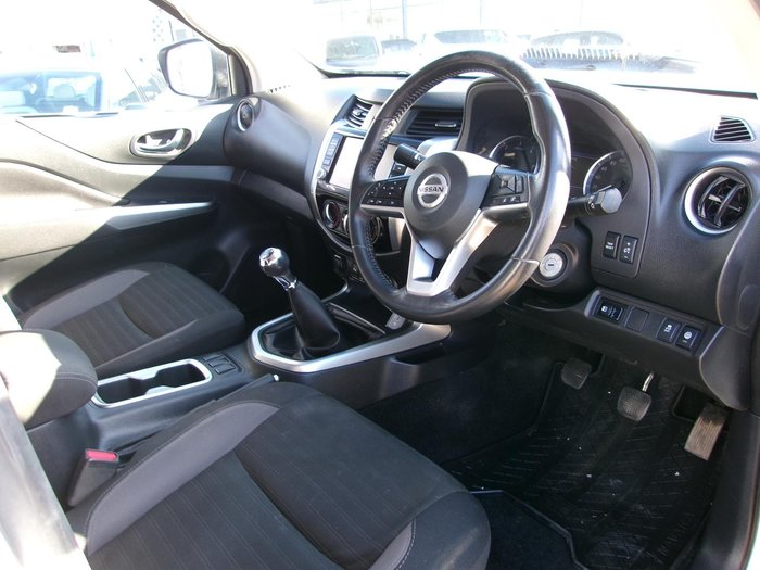 2021 Nissan Navara ST