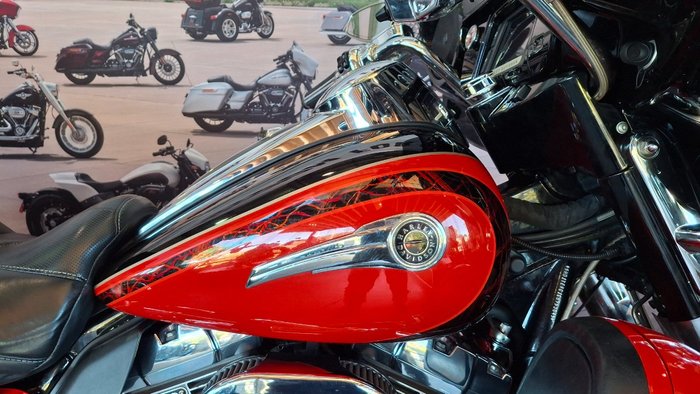 2016 Harley-davidson FLHTKSE CVO LIMITED Red