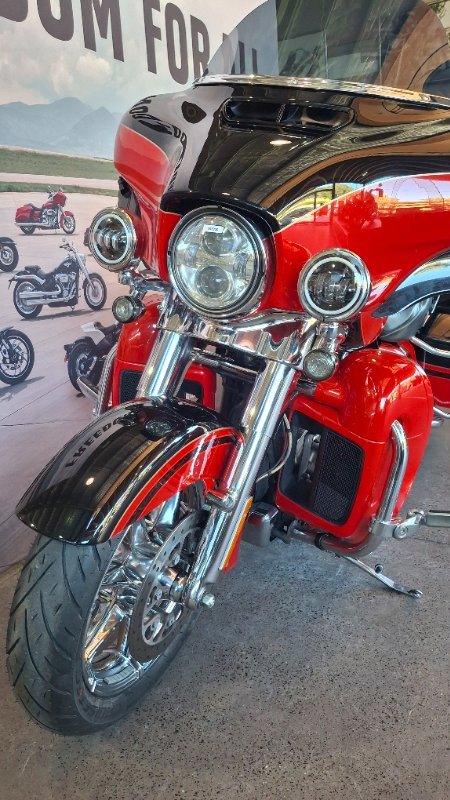 2016 Harley-davidson FLHTKSE CVO LIMITED Red