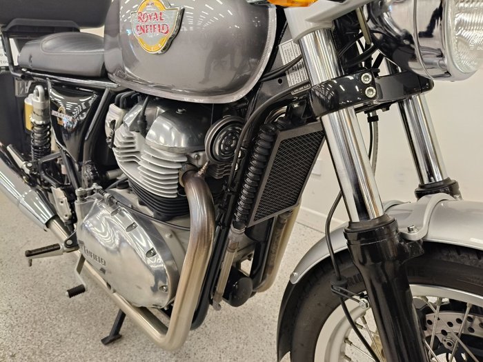 2019 Royal Enfield INTERCEPTOR 650 CLASSIC Silver
