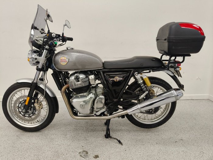 2019 Royal Enfield INTERCEPTOR 650 CLASSIC Silver