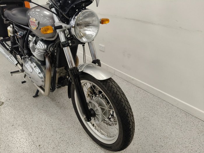 2019 Royal Enfield INTERCEPTOR 650 CLASSIC Silver