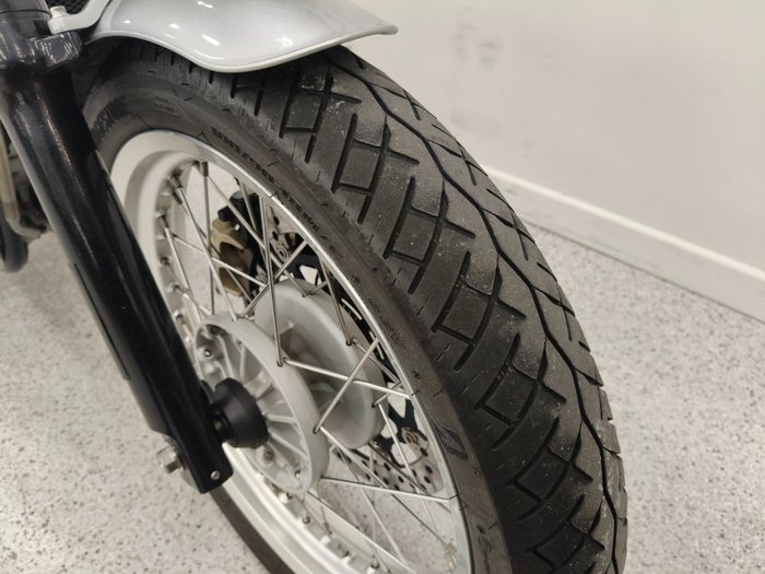 2019 Royal Enfield INTERCEPTOR 650 CLASSIC Silver