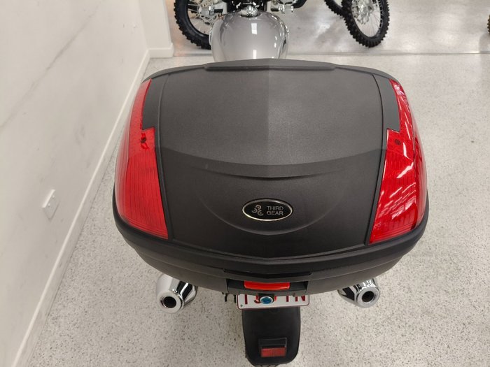 2019 Royal Enfield INTERCEPTOR 650 CLASSIC Silver