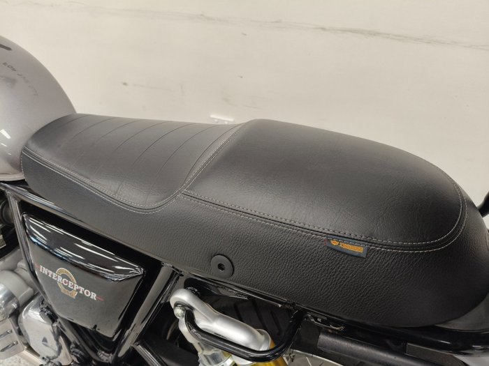 2019 Royal Enfield INTERCEPTOR 650 CLASSIC Silver