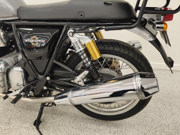 2019 Royal Enfield INTERCEPTOR 650 CLASSIC Silver