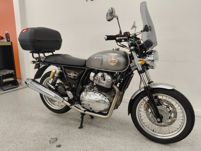 2019 Royal Enfield INTERCEPTOR 650 CLASSIC Silver