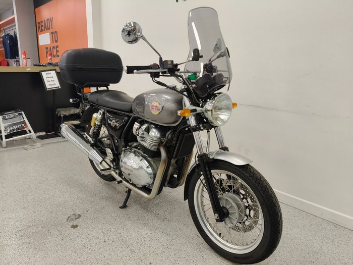 2019 Royal Enfield INTERCEPTOR 650 CLASSIC Silver