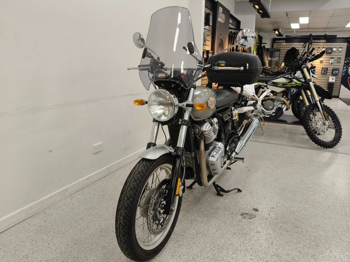 2019 Royal Enfield INTERCEPTOR 650 CLASSIC Silver
