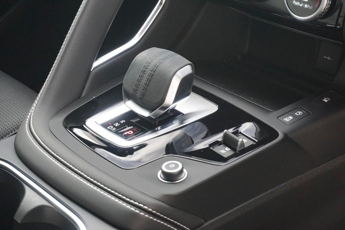 2024 Jaguar E-PACE P250 R-Dynamic SE