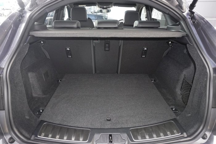 2024 Jaguar E-PACE P250 R-Dynamic SE