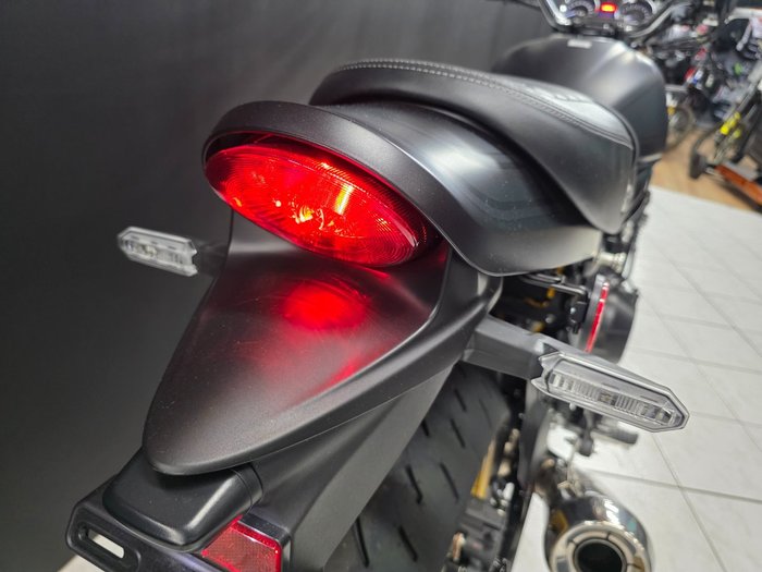 2025 Kawasaki Z900RS SE Black