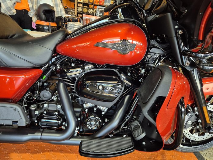 2025 Harley-Davidson Tri Glide Ultra 114 (FLHTCUTG) Trike Black