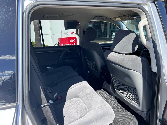 2013 Toyota Landcruiser GXL VDJ200R MY12 4X4 Constant Silver Pearl