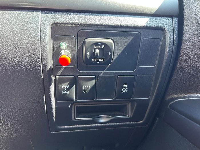 2013 Toyota Landcruiser GXL VDJ200R MY12 4X4 Constant Silver Pearl