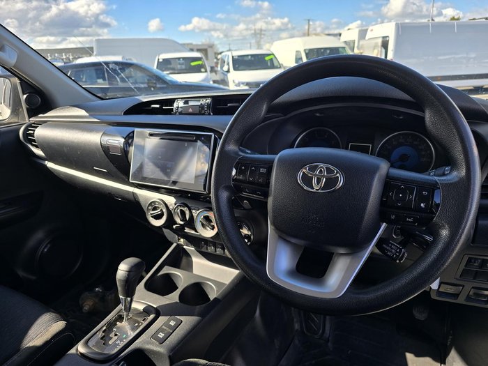 2019 Toyota Hilux SR