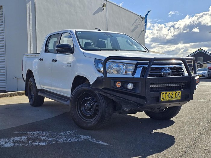 2019 Toyota Hilux SR