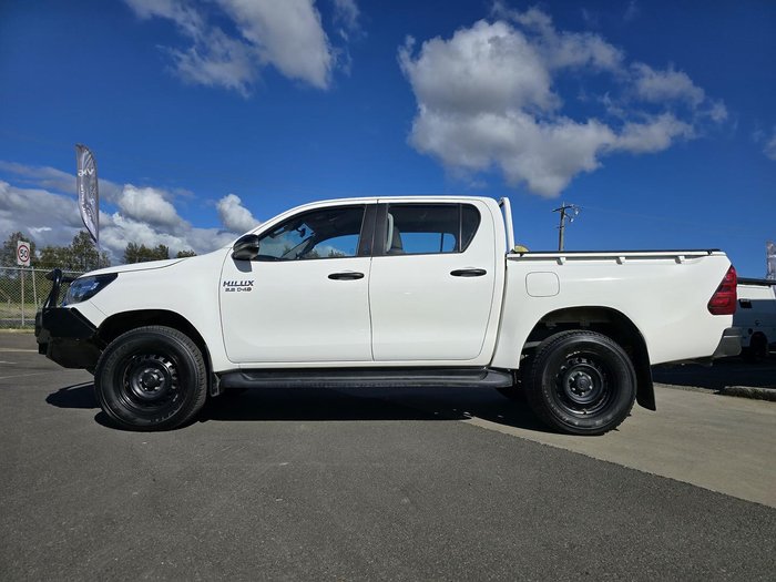 2019 Toyota Hilux SR