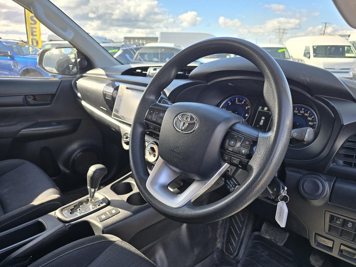 2019 Toyota Hilux SR