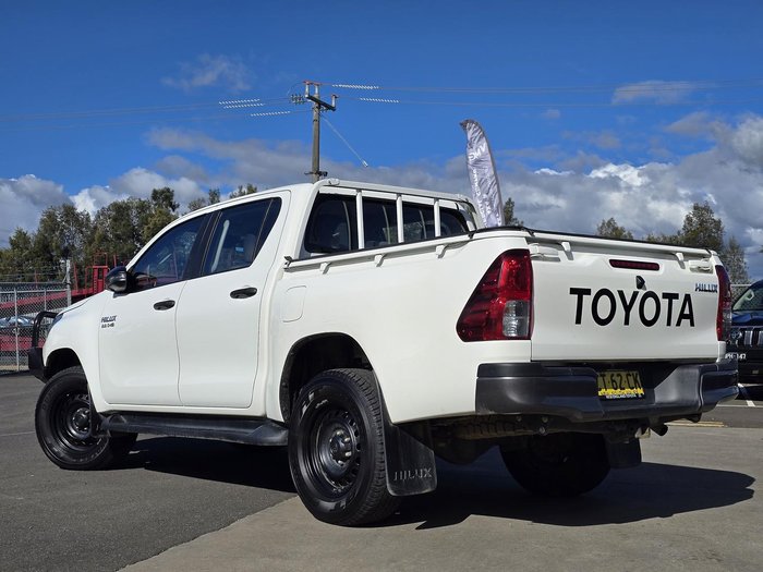 2019 Toyota Hilux SR