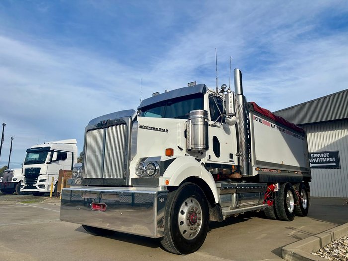 2018 Western Star 4864Fs2 Pbs Approved Truck & Dog Trailer Combo In Stock Now! White