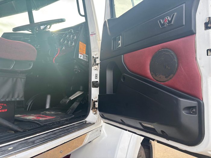 2018 Western Star 4864Fs2 Pbs Approved Truck & Dog Trailer Combo In Stock Now! White