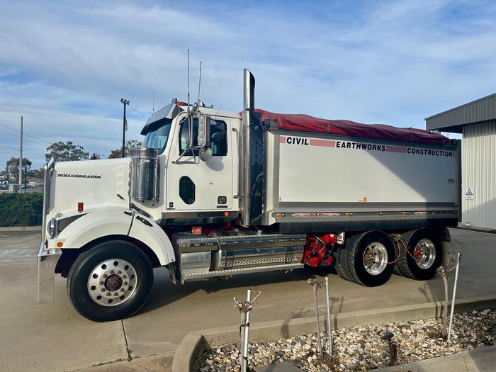 2018 Western Star 4864Fs2 Pbs Approved Truck & Dog Trailer Combo In Stock Now! White
