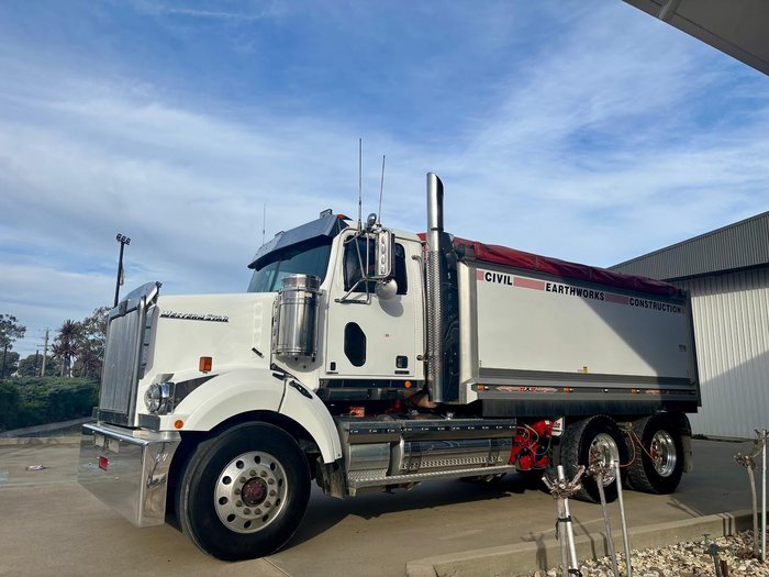 2018 Western Star 4864Fs2 Pbs Approved Truck & Dog Trailer Combo In Stock Now! White