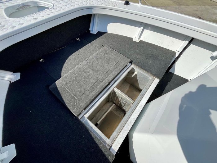 2023 Stessl 480 Apache Pro Centre Console