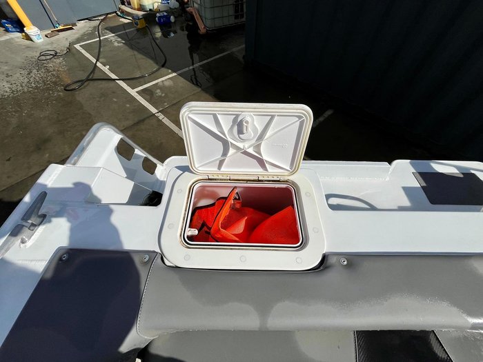 2023 Stessl 480 Apache Pro Centre Console