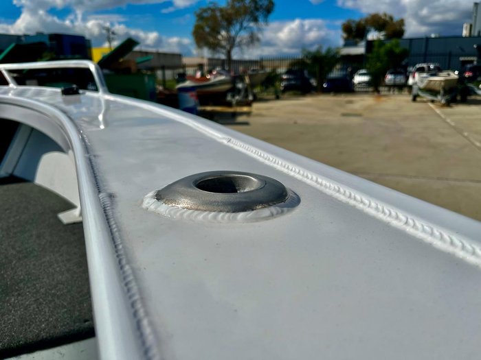 2023 Stessl 480 Apache Pro Centre Console