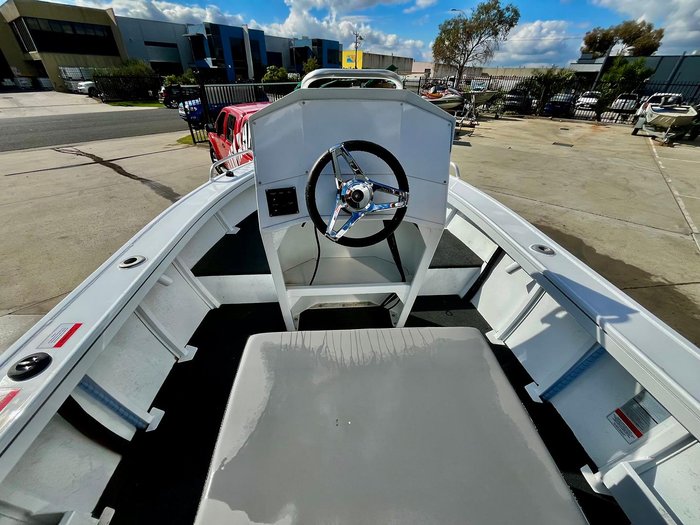 2023 Stessl 480 Apache Pro Centre Console