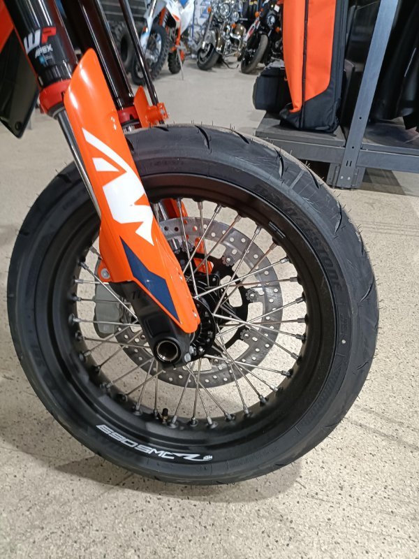 2024 KTM 690 SMC R ORANGE